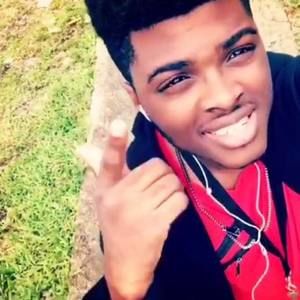 Meet your Posher, Deondre